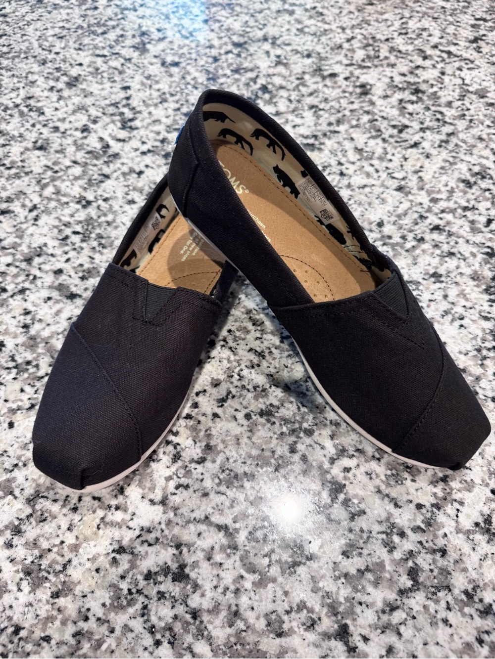 New atoms Casual Women's Black Canvas Slip-On Flats